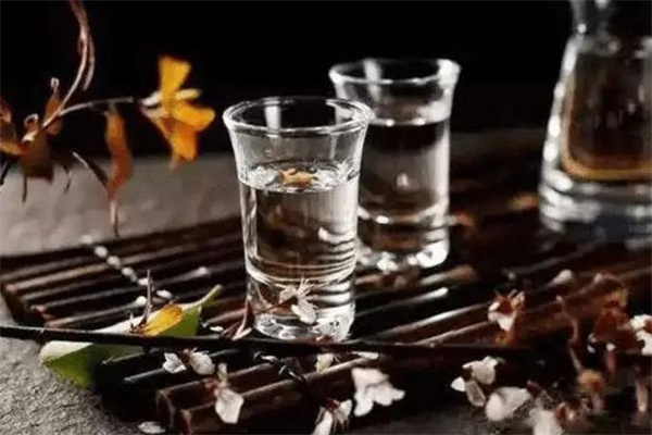 满堂春酒