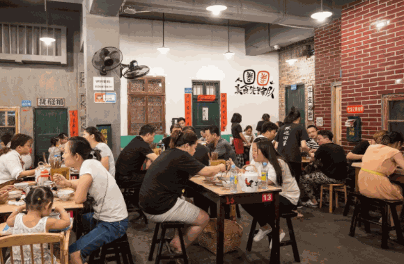 美食店多少钱?
