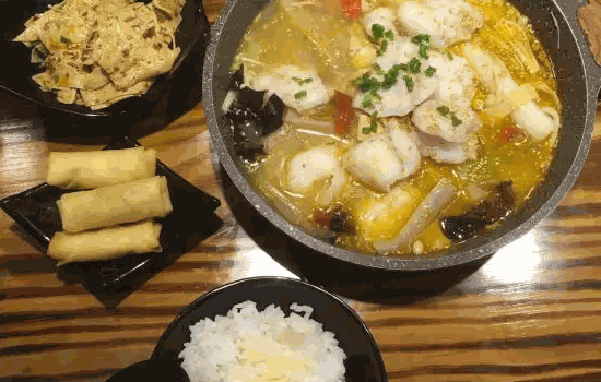 酸菜鱼米饭