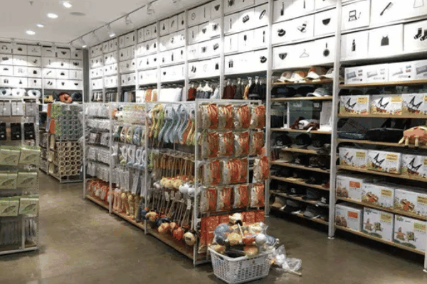 轻潮界限精品百货加盟