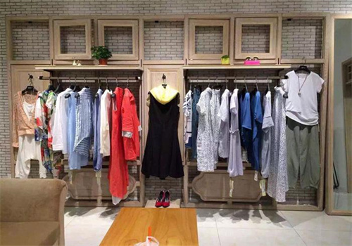 第七街品牌折扣女装店