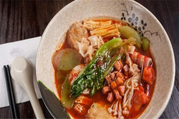 豆丁捞捞麻辣烫加盟