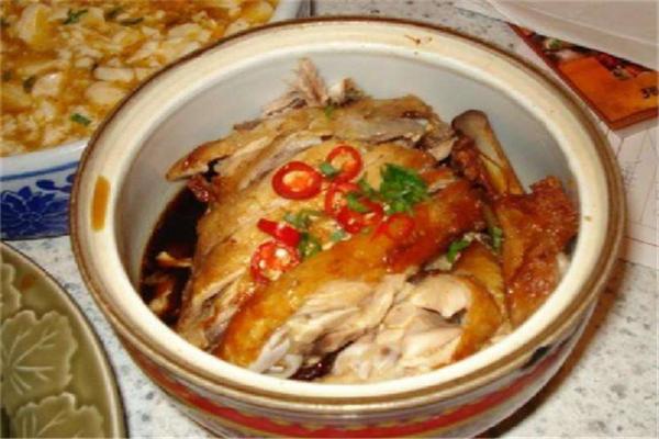 宫廷瓦罐熟食