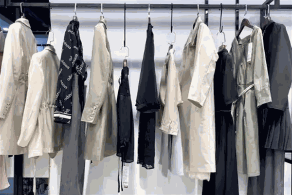 芙娜妮服装店加盟