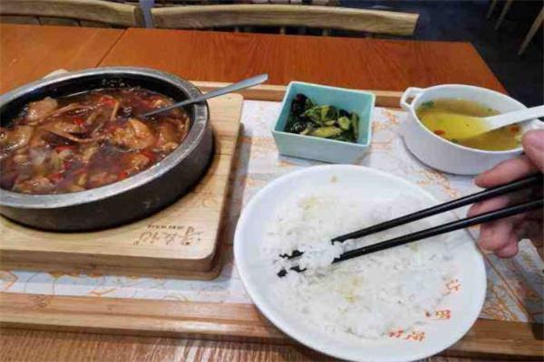 寻友记鲍汁肥牛饭