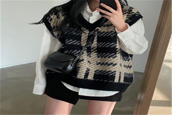 果果品牌女装折扣店