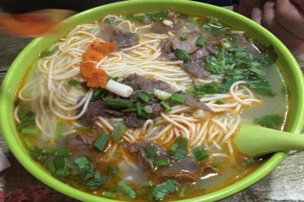 牛杂季牛肉汤