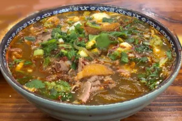 牛杂季牛肉汤