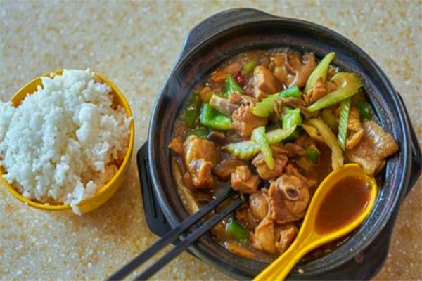 初奕黄焖鸡