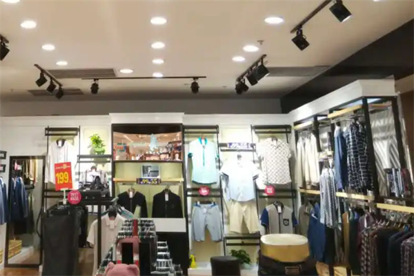 宝威金熊男装加盟