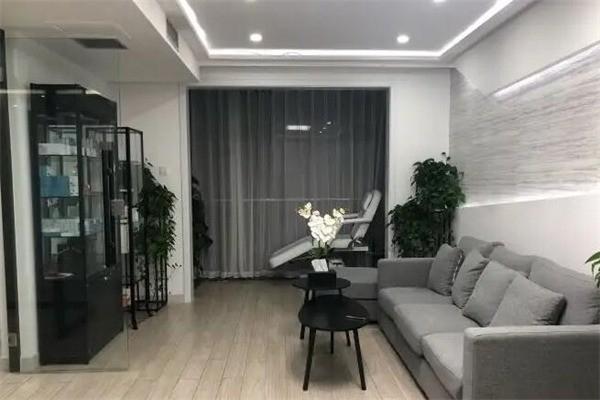 颜居屋日式皮肤管理
