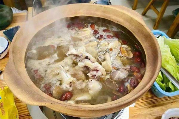 真华仔土鸡煲店
