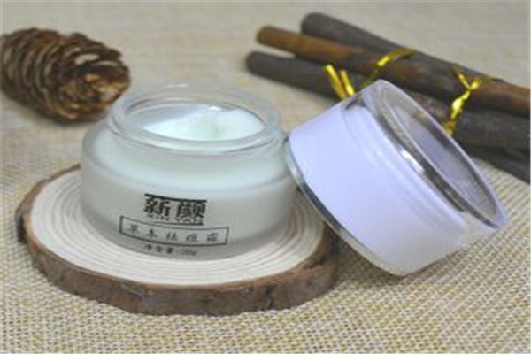 薪颜