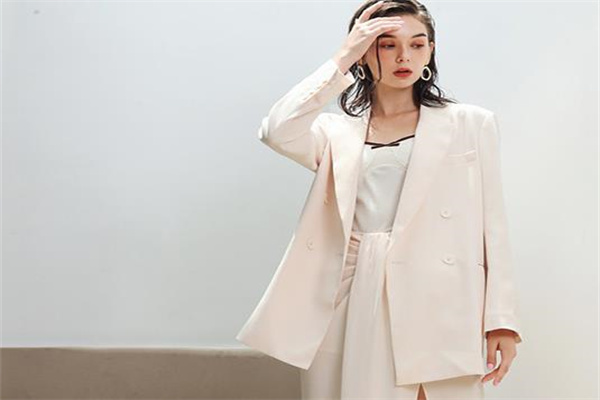 轩阁墨香服饰