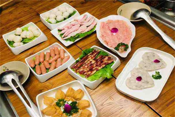 小土鲜货火锅