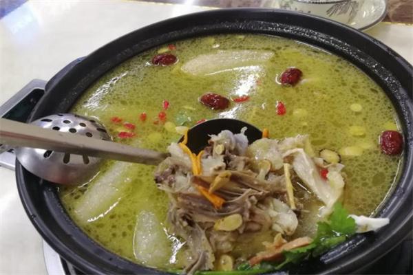 天麻竹荪火腿鸡