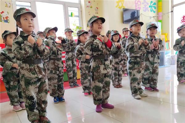 童军连幼儿军警加盟