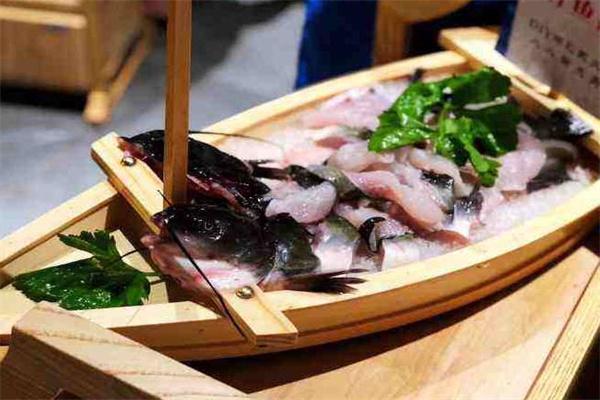 轩鱼馆鲜鱼火锅