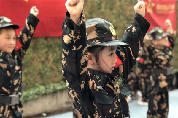 童军连幼儿军警加盟