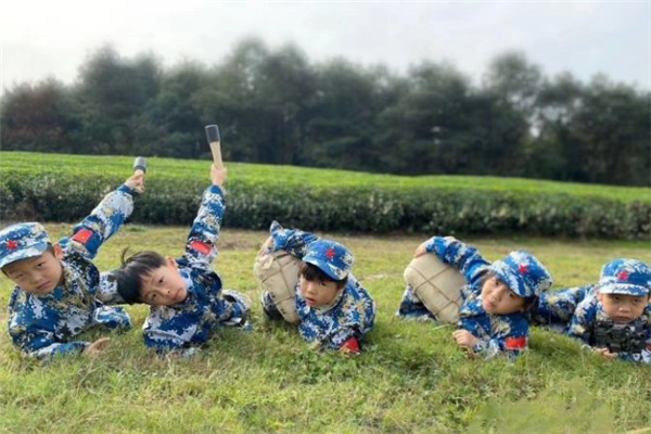 童军连幼儿军警加盟