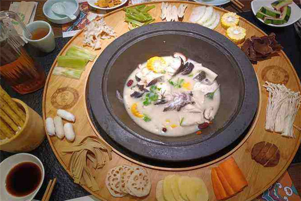 鱼翻天豆腐石锅鱼加盟