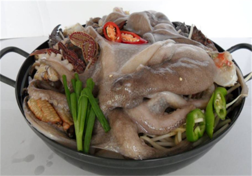 土房子鱼火锅