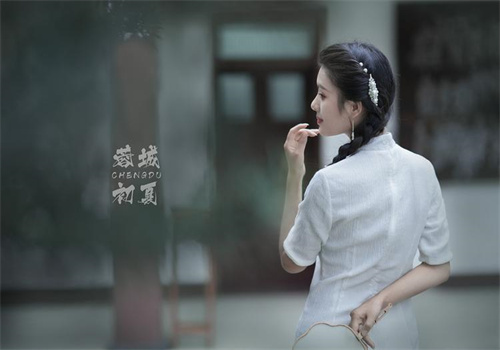 玺鹊服饰