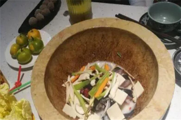 鱼翻天豆腐石锅鱼加盟