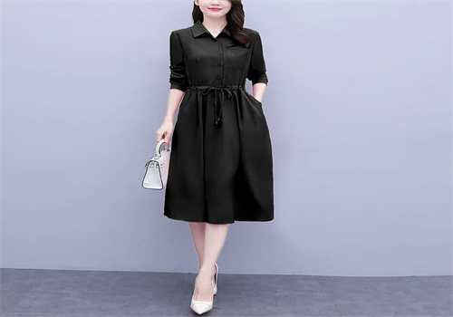 以纯服饰