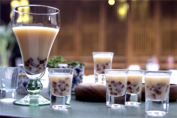 四季茶饮
