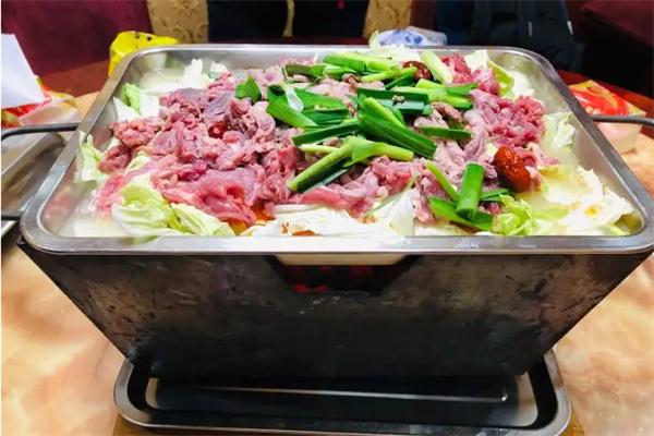 小夫妻木炭羊肉火锅