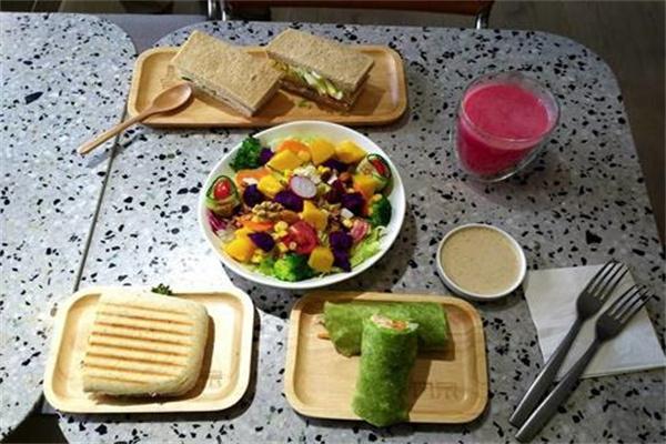 未知轻食加盟