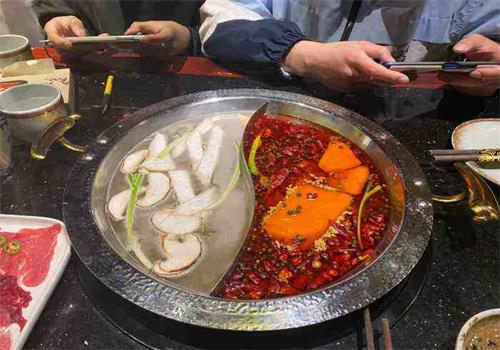 跃龙门美蛙毛肚火锅