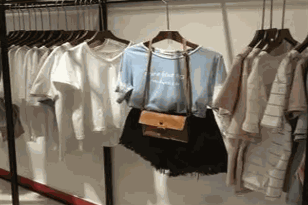 衣品格服饰加盟