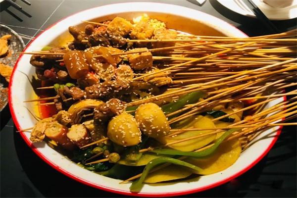 印象串串旋转火锅加盟