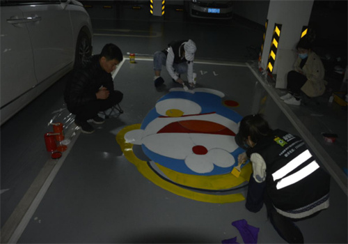 涂怪兽车位涂鸦