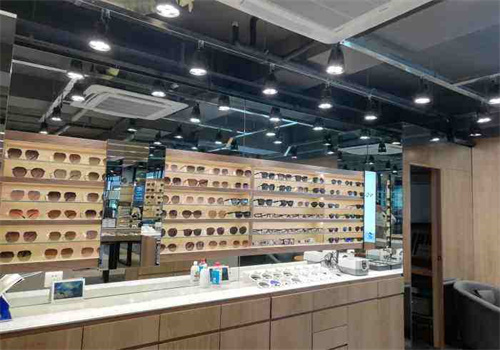 诺亚视光眼镜店