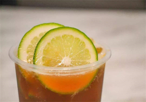 手摇柠檬茶