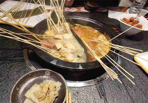巷子里头火锅串串