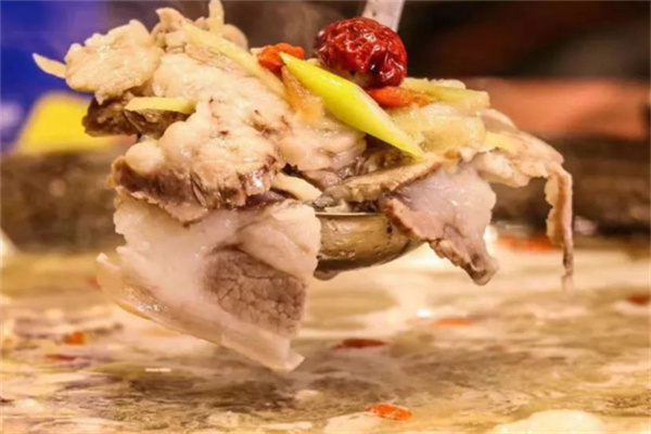 烫皮羊肉火锅