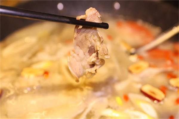 烫皮羊肉火锅