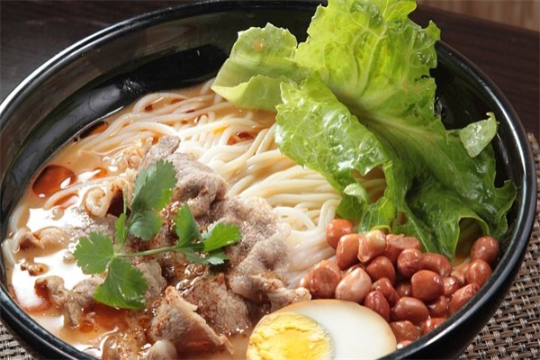 馍饭先生麻辣烫