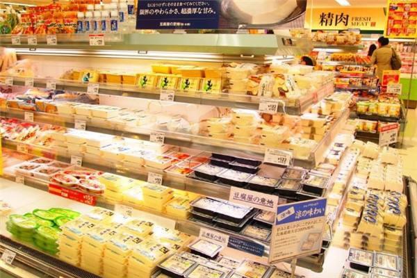 叶上果零食加盟