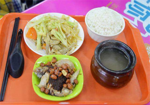 瓦罐米饭快餐店