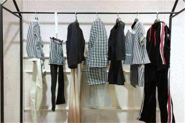 羽墨春品牌服装