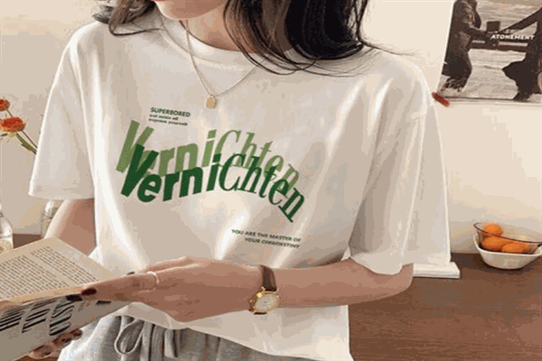 浦素女装