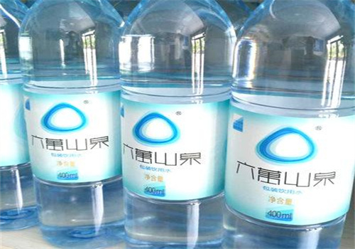 六万山泉矿泉水