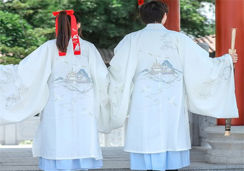云上服饰