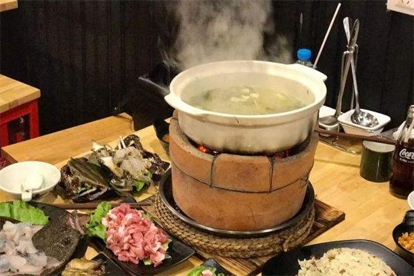 林记港式地摊打边炉