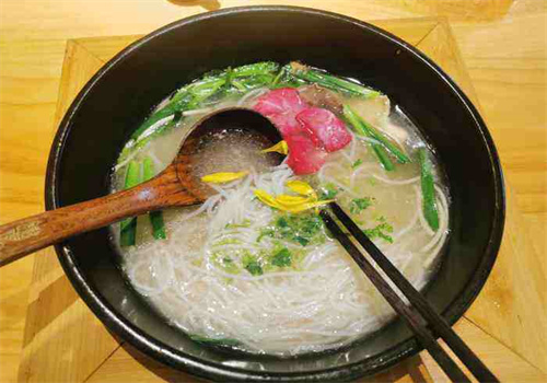 甩碗米线